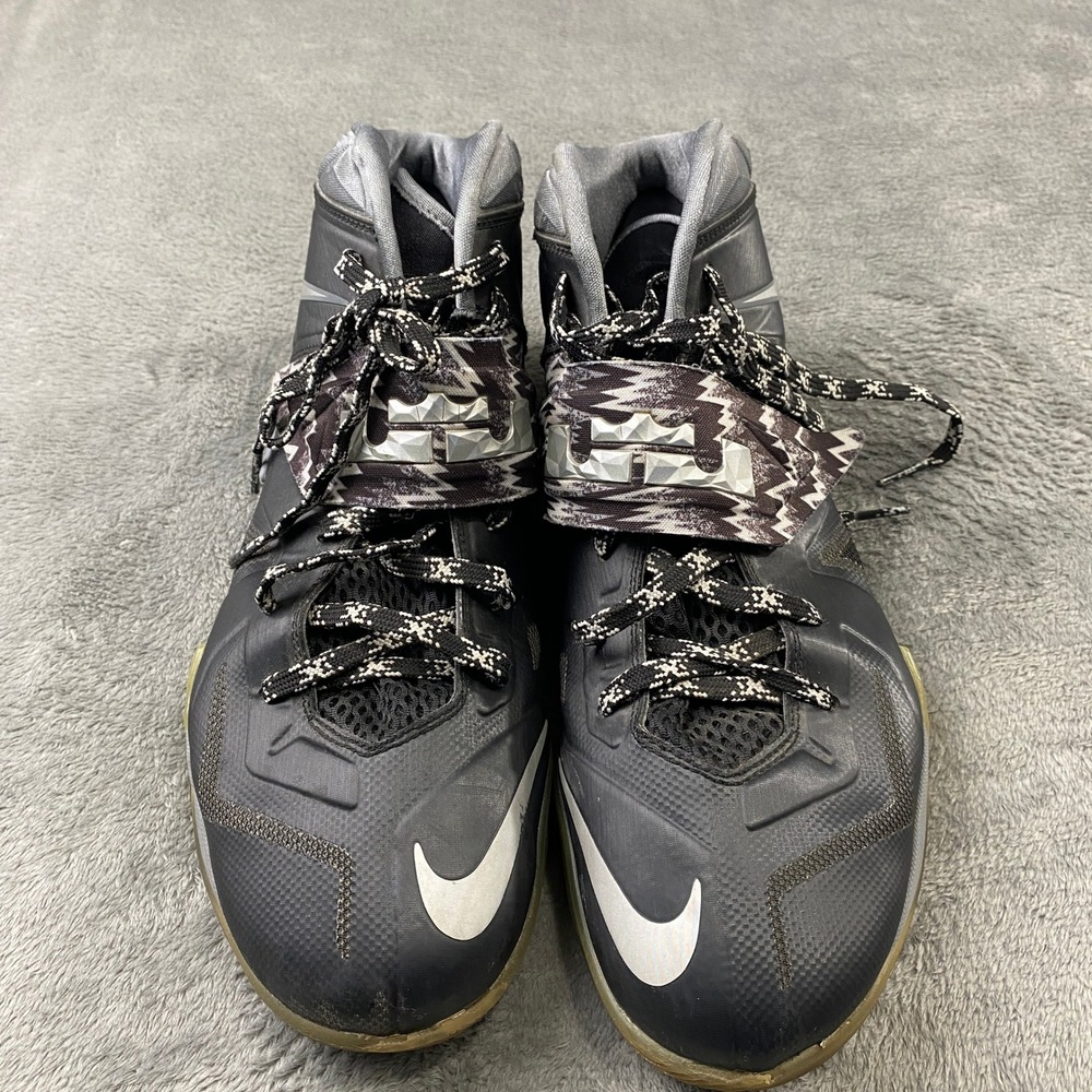 Nike Basketball Shoes Mens 13 Black LeBron Zoom Soldier VII BHM 609679-001 Strap